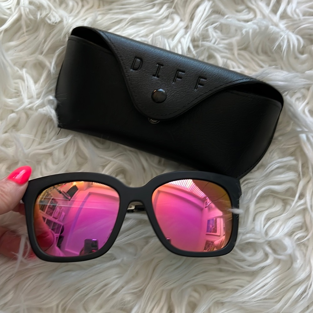 DIFF eyewear Bella pink polarized sunglasses